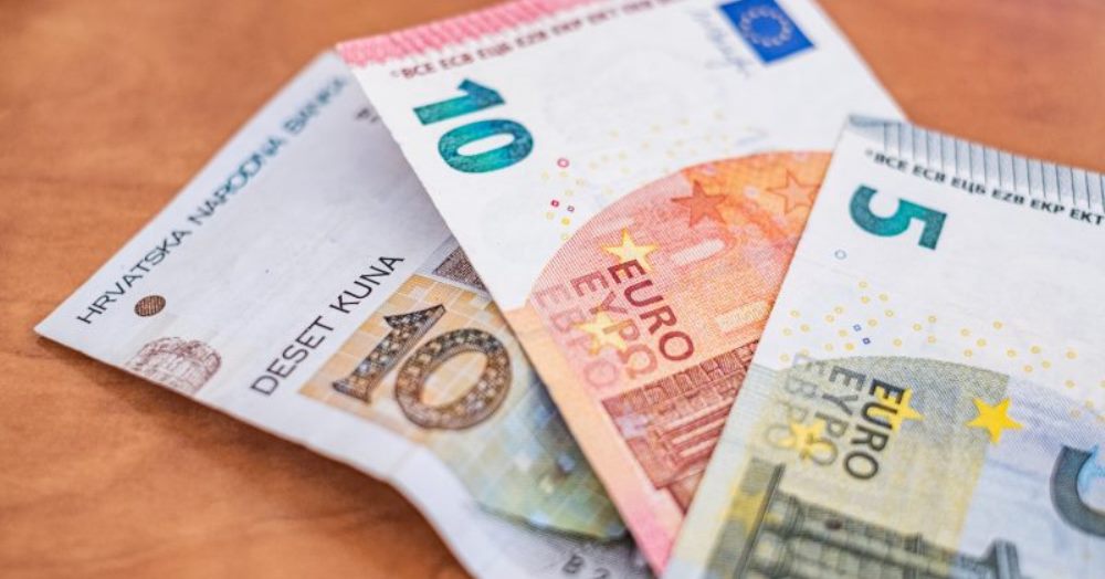 PE miraton kerkesen, Kroacia behet pjese e Eurozone